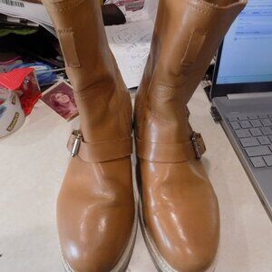 pour la victoire ankle boots size 8 m tan leather zip side